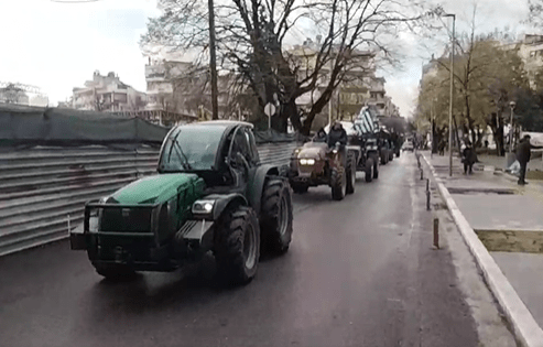 VIDEO-FOTO// Σκύδρα: Σε εξέλιξη μηχανοκίνητη πορεία διαμαρτυρίας των αγροτών