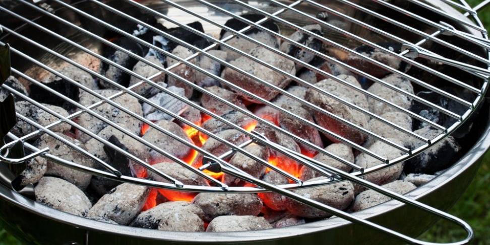 Τσίκνισμα με ήλιο στη Θεσσαλονίκη - ΒΙΝΤΕΟ