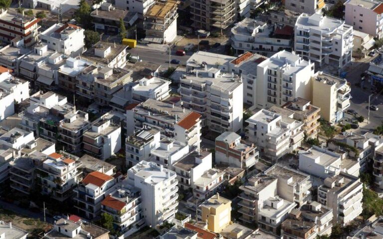 Νομιμοποιούνται οι πλειστηριασμοί χιλιάδων ακινήτων από ξένα funds