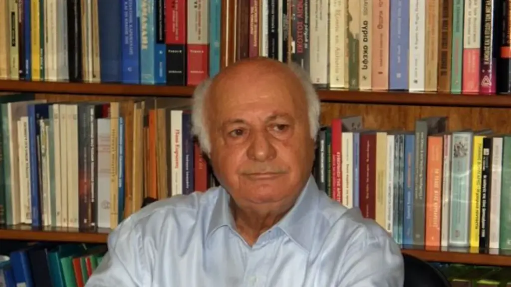 Γιώργος Ρωμαίος: Πέθανε σε ηλικία 89 ετών ο δημοσιογράφος και πολιτικός