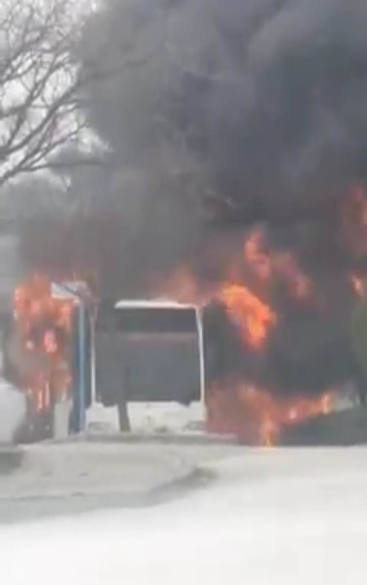 Φωτιά ξέσπασε σε λεωφορείο του ΟΑΣΘ στην Θεσσαλονίκη - Βίντεο