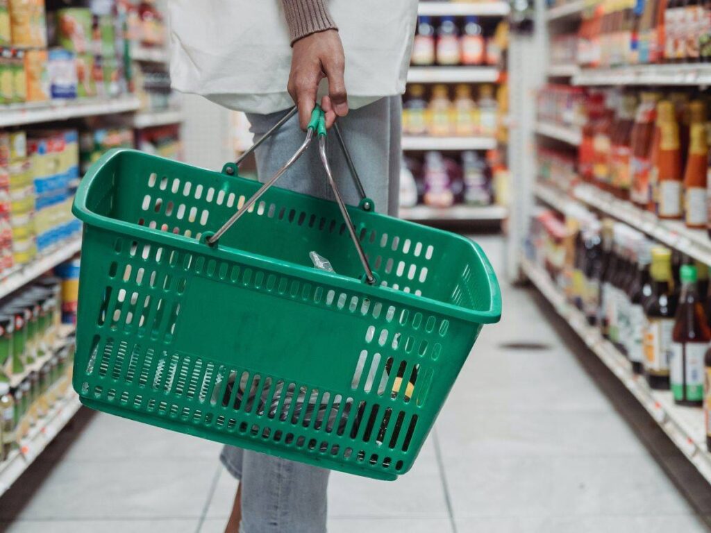Σε απόγνωση οι καταναλωτές: Πάνω από 100 ευρώ αυξήθηκε η μέση δαπάνη για τα σούπερ μάρκετ
