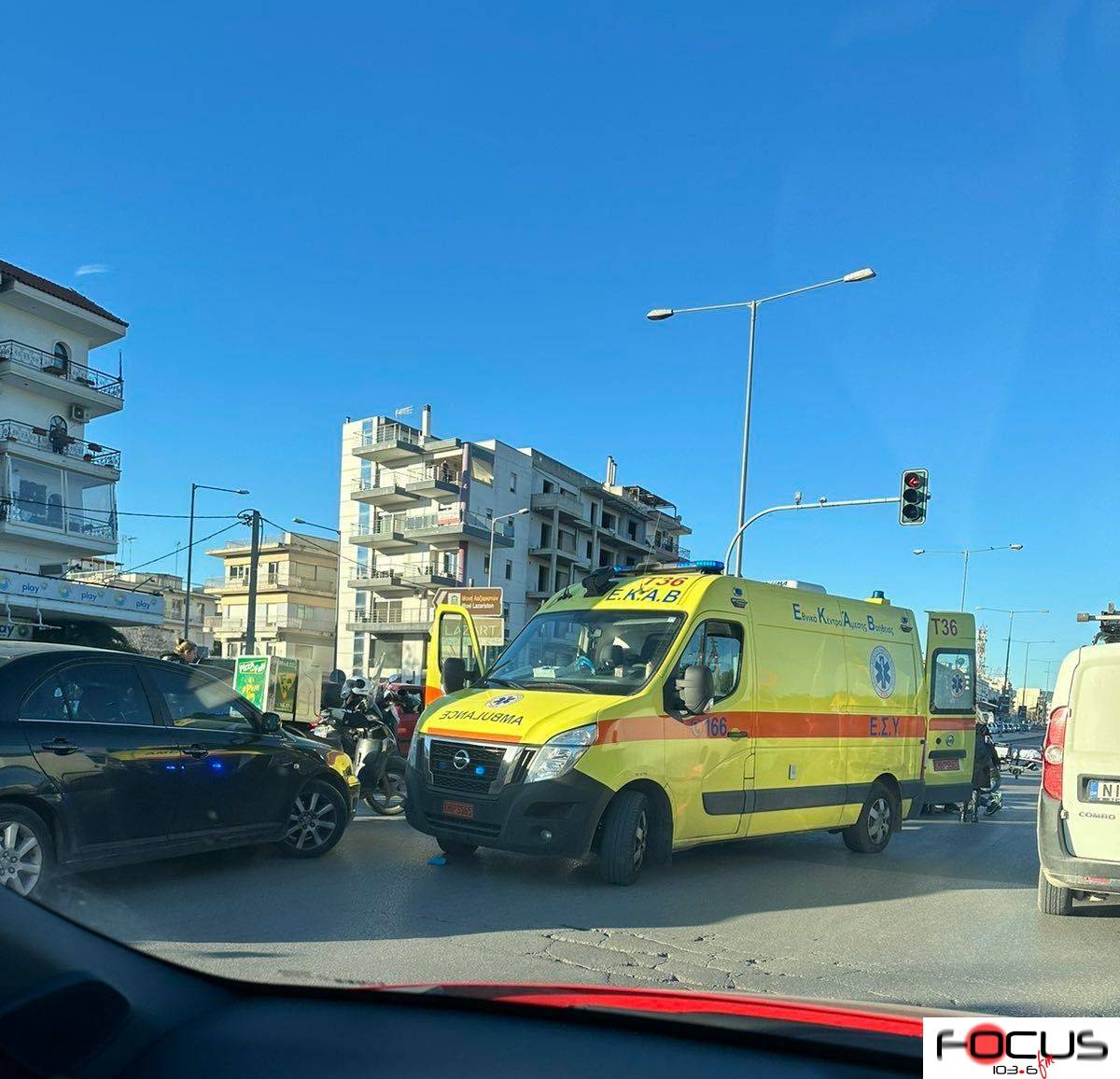 Πριν από λίγο: Σύγκρουση ΙΧ με δίκυκλο στη Λαγκαδά // ΦΩΤΟΓΡΑΦΙΕΣ Focus FM 103.6