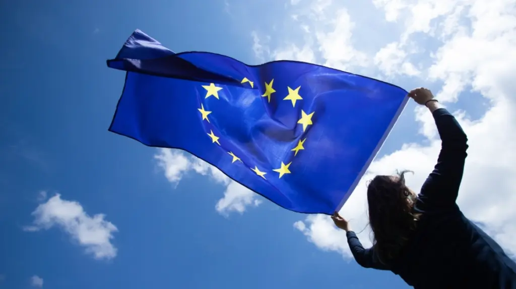 ΕΕ: Χωρίς «λευκό καπνό» οι συνομιλίες των «27» για νέες κυρώσεις κατά της Ρωσίας