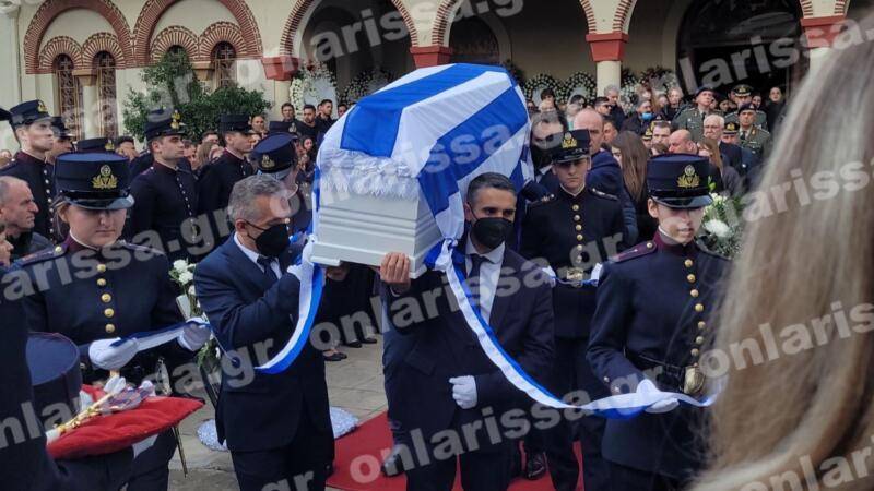 «Όχι κοριτσάρα μου, όχι ξανθούλα μου»: Συγκλονίζει η μητέρα της Κλαούντια που "έφυγε" στα Τέμπη (video +φωτο)