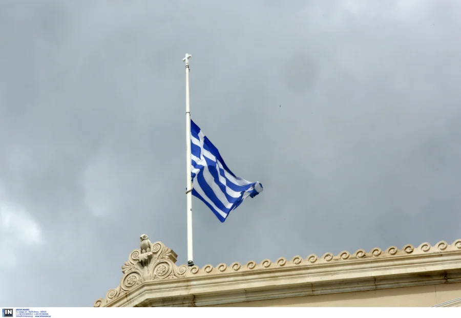 Τραγωδία στα Τέμπη: Κηρύχτηκε τριήμερο εθνικό πένθος