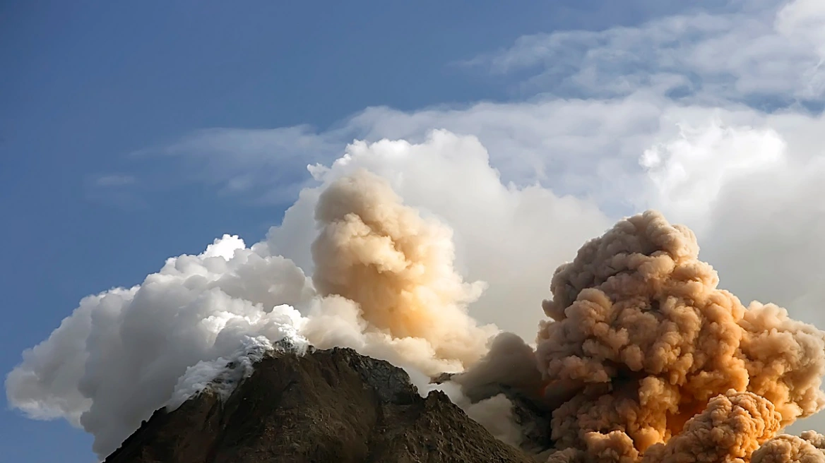 Ινδονησία: Εξερράγη το ηφαίστειο Μεράπι