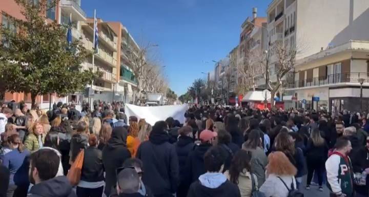 ΑΛΕΞΑΝΔΡΟΥΠΟΛΗ: Συγκεντρώσεις διαμαρτυρίας αυτή την ώρα σε Αλεξανδρούπολη και Ορεστιάδα
