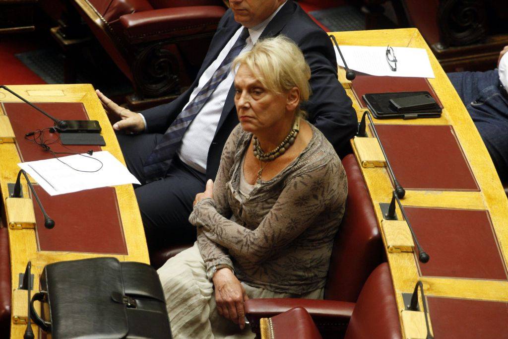 Νέο «άδειασμα» Καραμανλή για την υποψηφιότητά του στις εκλογές από τη Φωτεινή Πιπιλή