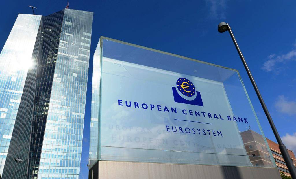 Κατά μισή μονάδα αύξησε τα επιτόκια η ΕΚΤ