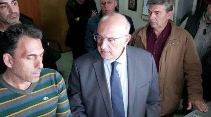 Φιάσκο υφυπουργού σε ζωντανή σύνδεση για την «τηλεδιοίκηση» - "Ζητά χέρι βοηθείας" // ΒΙΝΤΕΟ