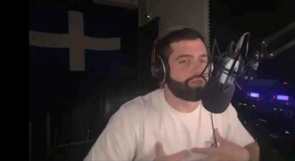 Ακροατής θεωρεί κατόρθωμα του Πρωθυπουργού τις επισκέψεις στα νησιά!