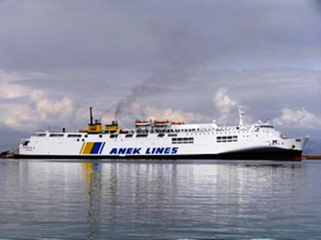 Μηχανική βλάβη σε επιβατικό πλοίο της γραμμής Πειραιάς - Ηράκλειο