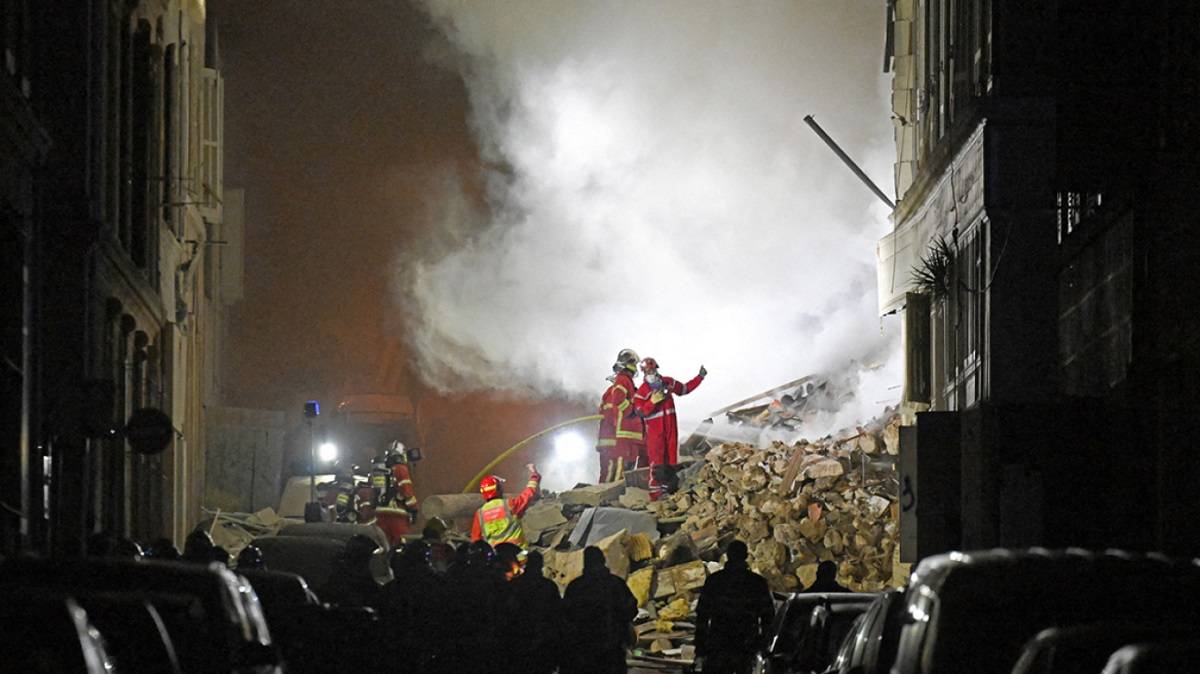 Κατάρρευση πολυκατοικίας στη Γαλλία: “Πρέπει να προετοιμαστούμε ότι θα υπάρχουν θύματα”