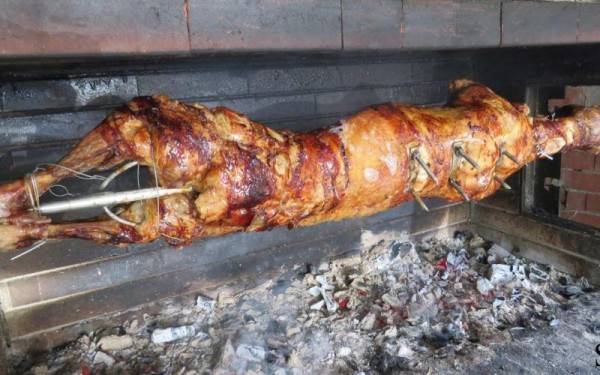 Θεσσαλονίκη: Στη ΜΕΘ 42χρονος που έπαθε εγκαύματα προσπαθώντας να ψήσει το αρνί