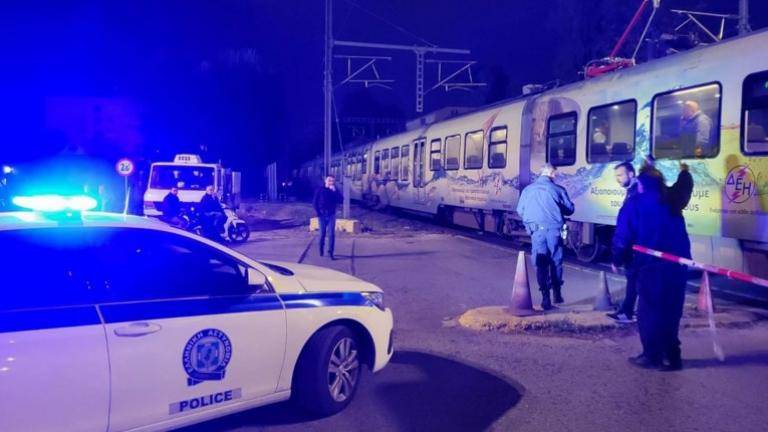 Διασωληνωμένος ο 16χρονος που έπεσε στις γραμμές του προαστιακού