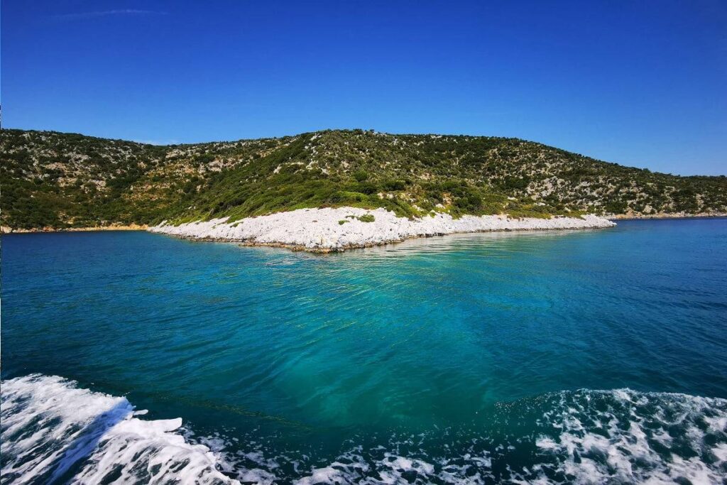 Πώς στήθηκε μεγάλη απάτη σε βάρος ξενοδόχων στην Αλόννησο