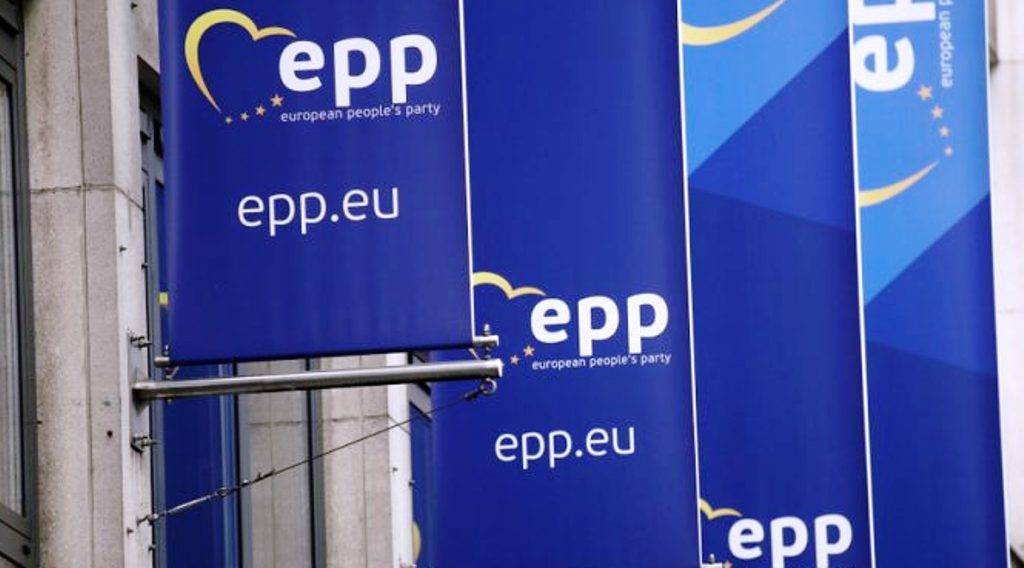 Έφοδος στα κεντρικά γραφεία του Ευρωπαϊκού Λαϊκού Κόμματος στις Βρυξέλλες από τη βελγική αστυνομία