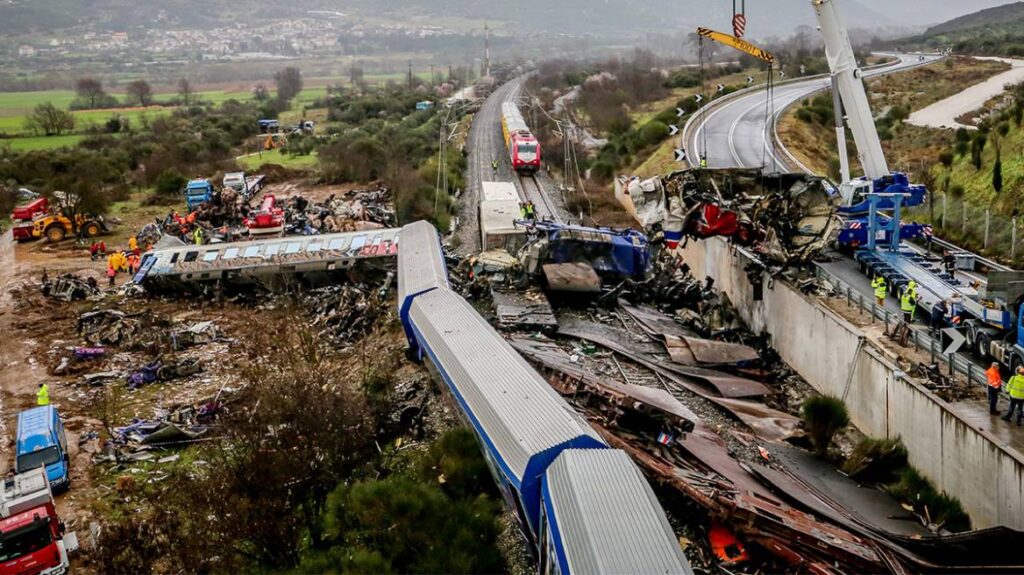 Τέμπη: Ποινική δίωξη σε στελέχη του ΟΣΕ για τη μετάταξη του σταθμάρχη
