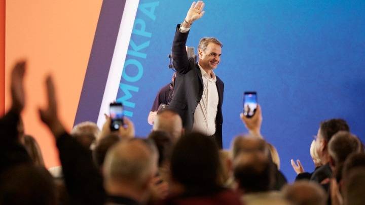 Κυρ. Μητσοτάκης: “Θα συνεχίσουμε να πηγαίνουμε μπροστά ή θα γυρίσουμε πίσω”