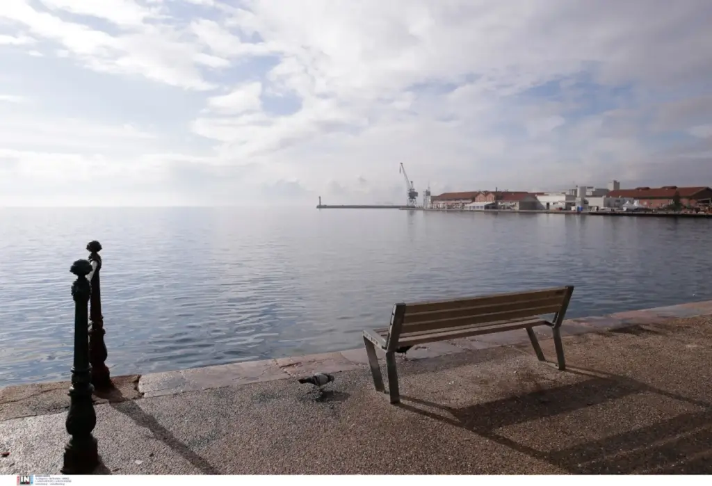 Καιρός: Λίγες νεφώσεις και άνεμοι έως 5 μποφόρ σήμερα