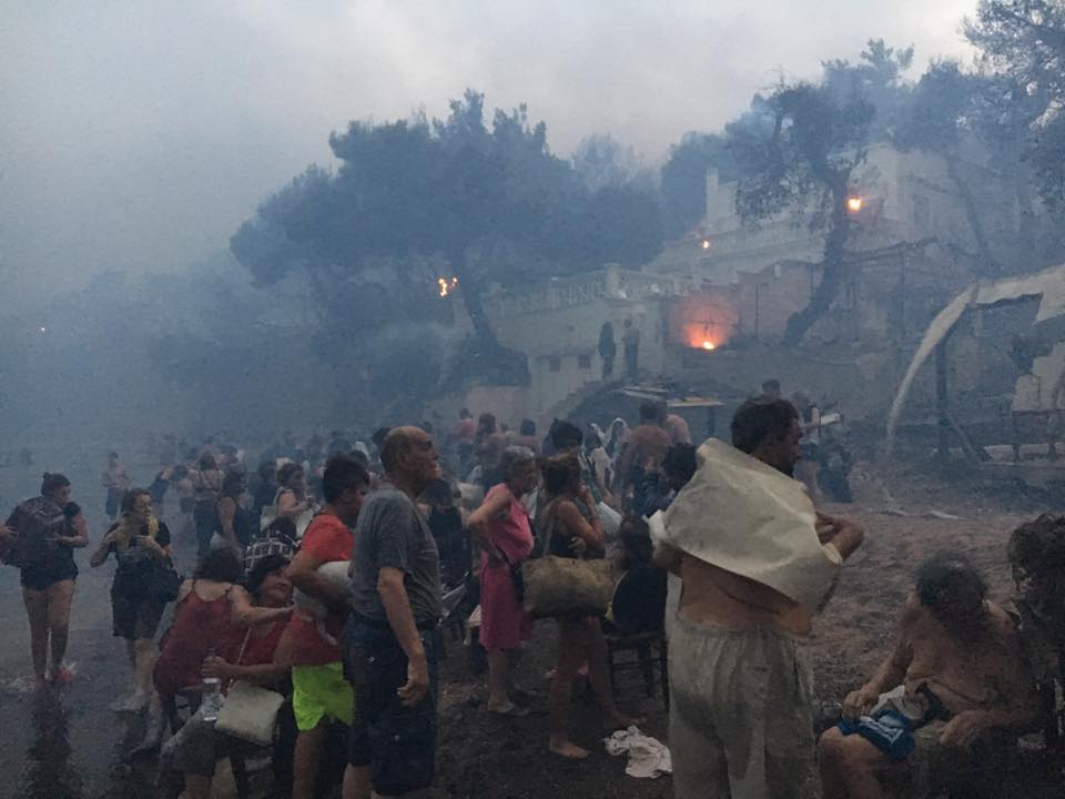 Δίκη για το Μάτι: H έλλειψη εναέριας συνδρομής άφησε τη φωτιά να γιγαντωθεί – Τι κατέθεσε αξιωματικός της Πυροσβεστικής