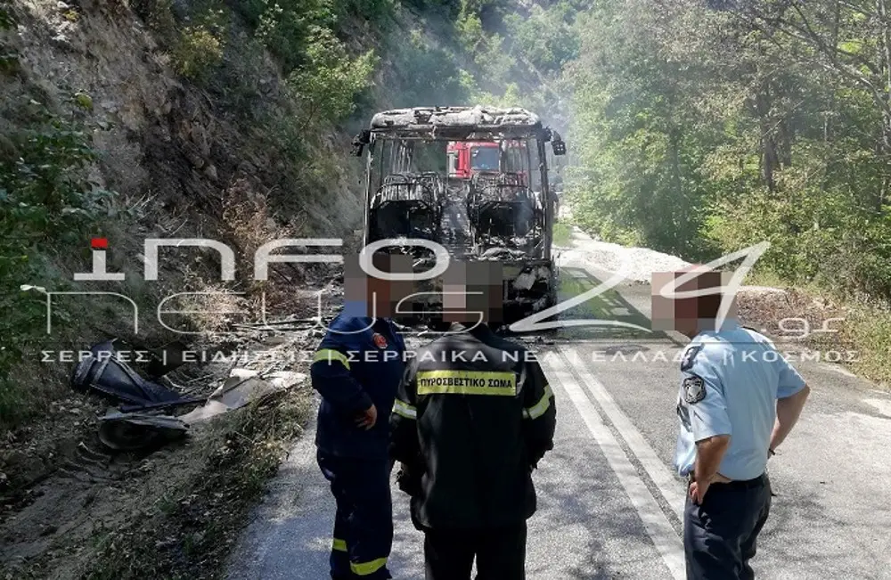 Σέρρες: Στις φλόγες τουριστικό λεωφορείο