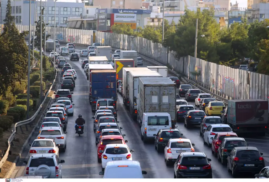 Κυκλοφοριακό χάος στον Κηφισό λόγω τροχαίου στην εθνική Αθηνών–Λαμίας