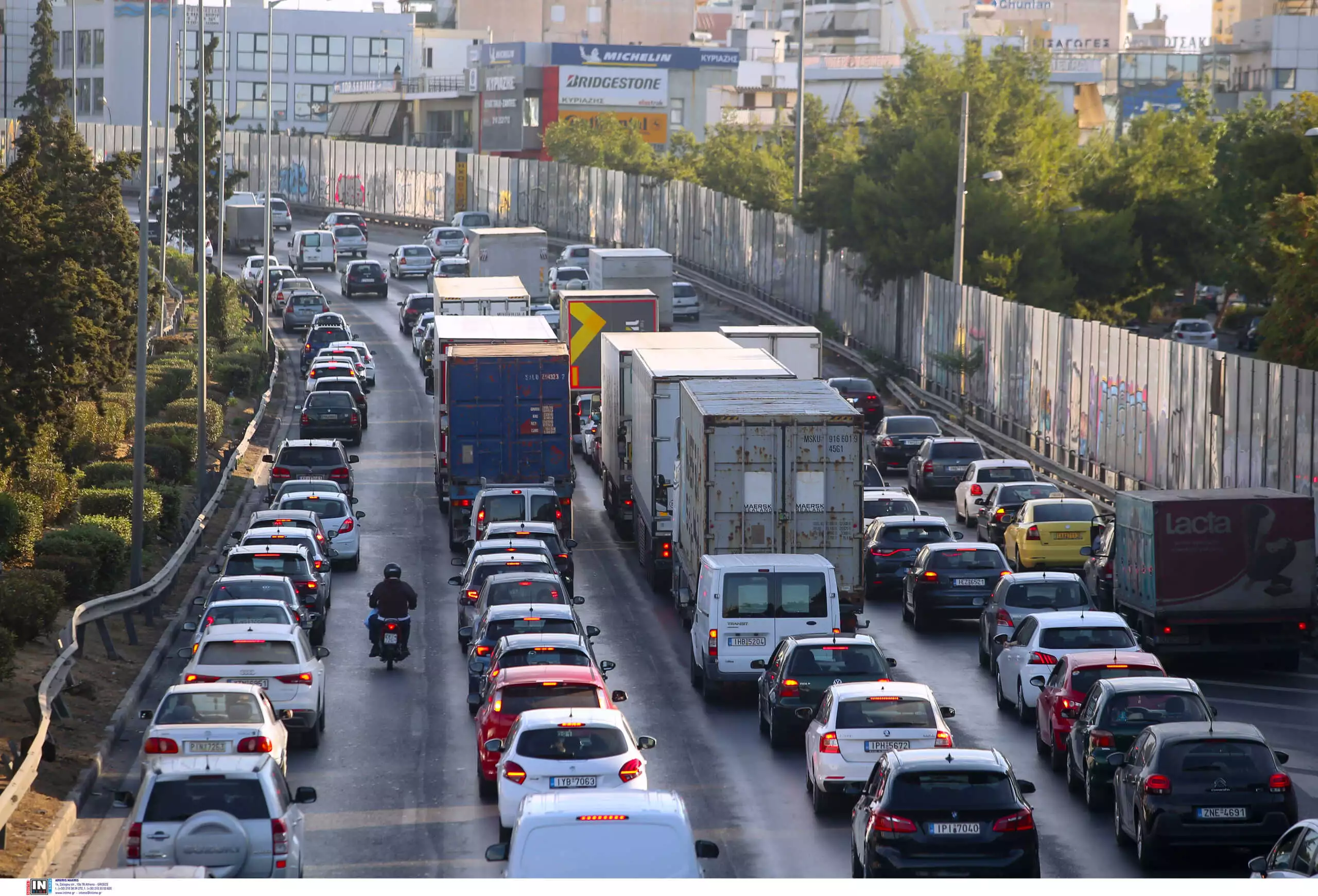 Κυκλοφοριακό χάος στον Κηφισό λόγω τροχαίου στην εθνική Αθηνών–Λαμίας
