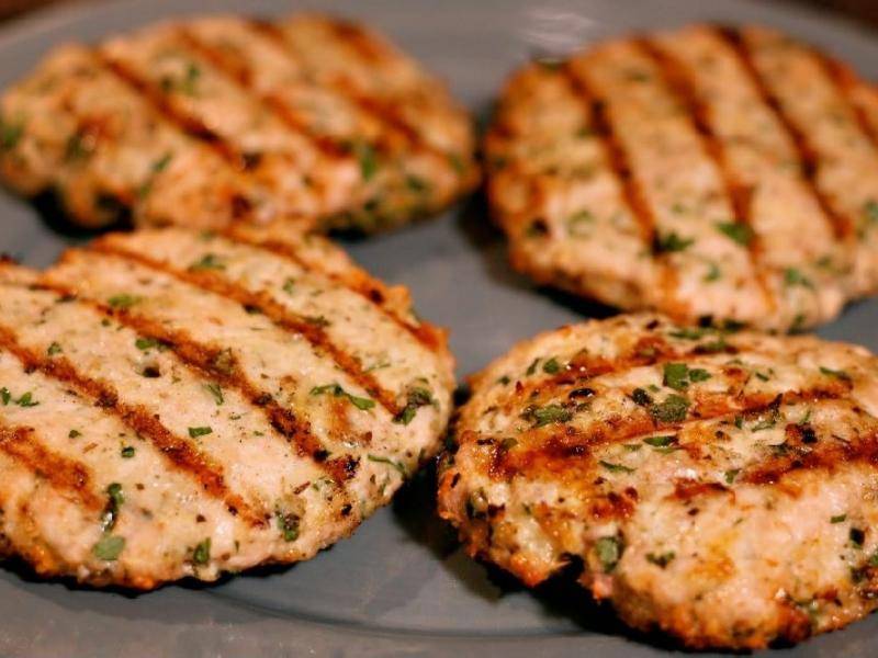 ΕΦΕΤ: Ανάκληση μπιφτέκι και σουβλάκι κοτόπουλου λόγω σαλμονέλας