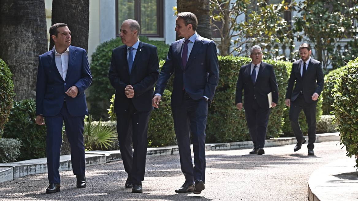 Εκλογές 2023: Στο δρόμο για τις κάλπες με περιοδείες και κόντρες