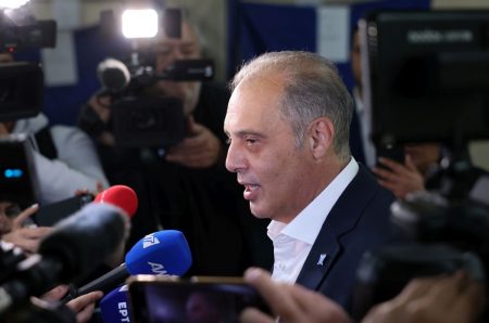 Κυριάκος Βελόπουλος: «Η Ελληνική Λύση δεν είναι ακροδεξιά» – Εξώδικο στα ΜΜΕ