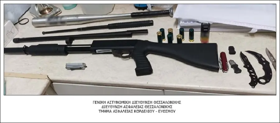 Θεσσαλονίκη:Χειροπέδες σε 54χρονο που διατηρούσε μίνι οπλοστάσιο στο αυτοκίνητό του
