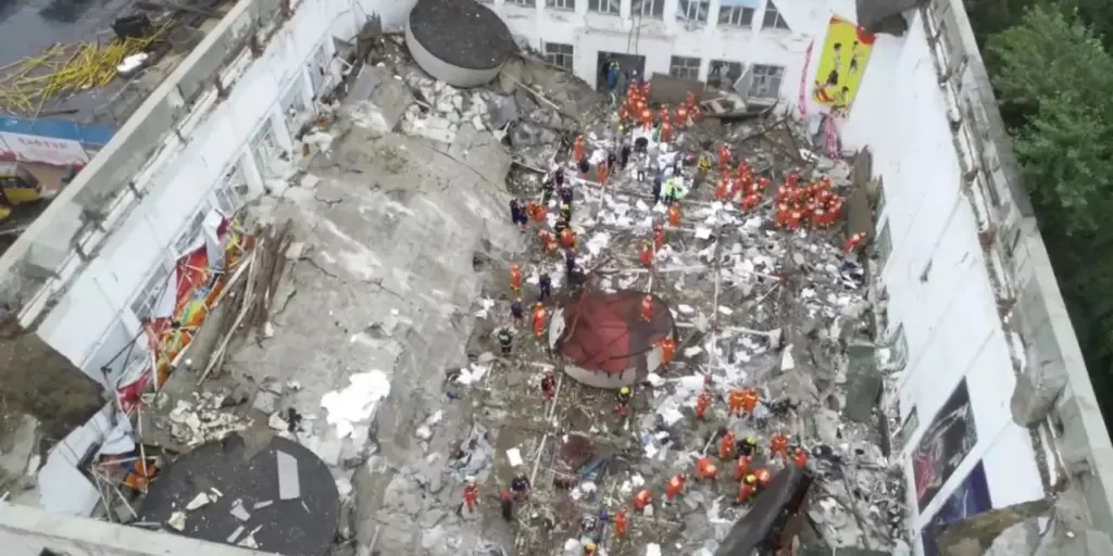 Κίνα: Δέκα νεκροί και ένας αγνοούμενος από κατάρρευση οροφής σχολικού γυμναστηρίου