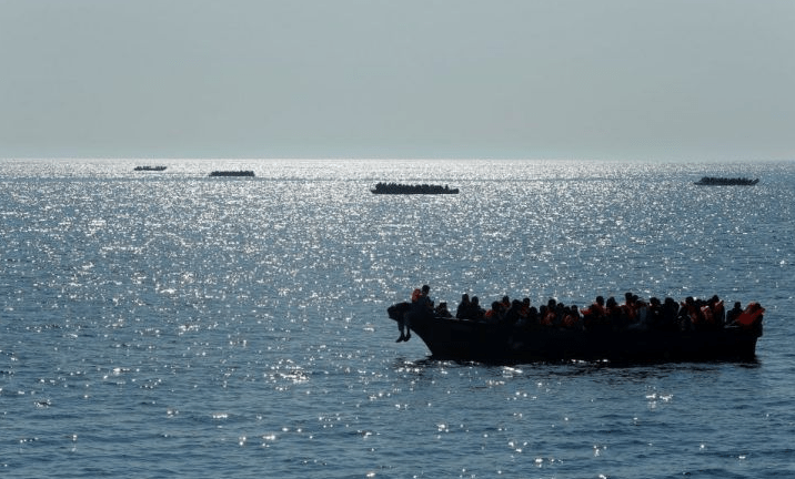 Ένας Τυνήσιος παράνομος μετανάστης ανασύρθηκε νεκρός-Δέκα αγνοούνται, μετά την βύθιση του σκάφους τους