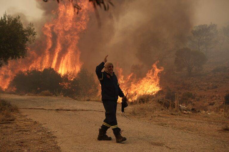 Ακραίος κίνδυνος για νέες πυρκαγιές–Σε κατάσταση συναγερμού 13 περιφέρειες