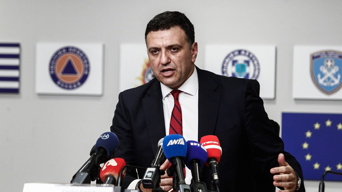 Κικίλιας για πυρκαγιές: «Φταίνε τα ακραία καιρικά φαινόμενα» - Σιγή για την έλλειψη εναέριων μέσων