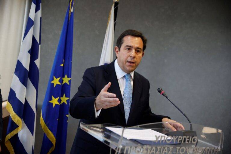 Παραιτήθηκε ο Νότης Μηταράκης