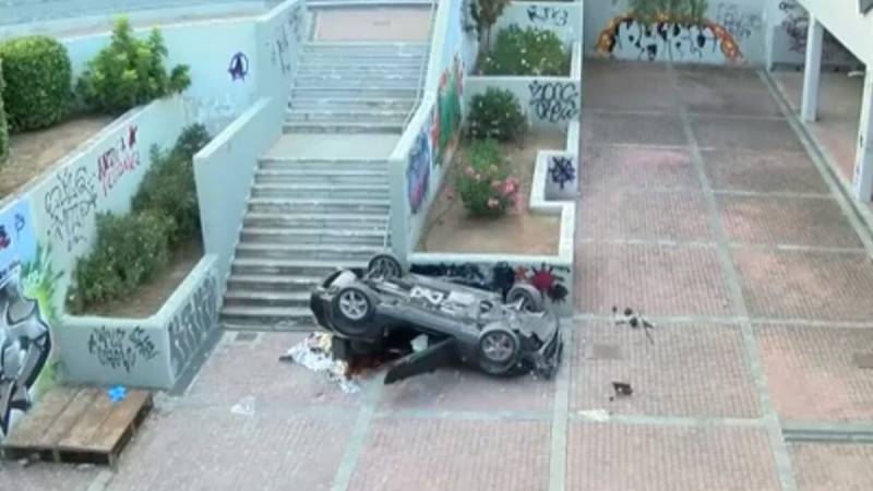 Νέο Ηράκλειο:Αυτοκίνητο «βούτηξε» στο κενό στο σταθμό του ΗΣΑΠ-Νεκρός ο οδηγός