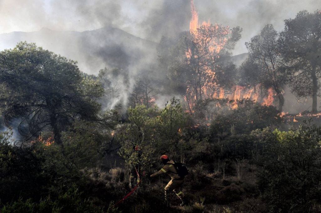 Πολύ υψηλός κίνδυνος πυρκαγιάς σε έξι περιοχές για αύριο