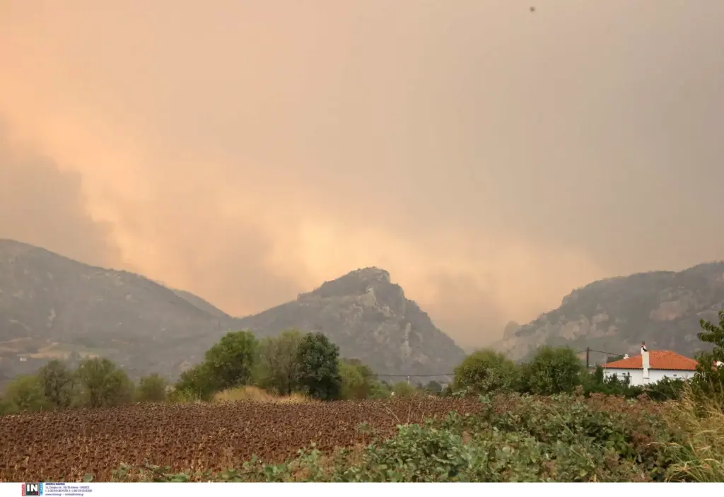 Έκτη μέρα αγωνίας στον Έβρο – Σε επιφυλακή κάτοικοι και πυροσβέστες