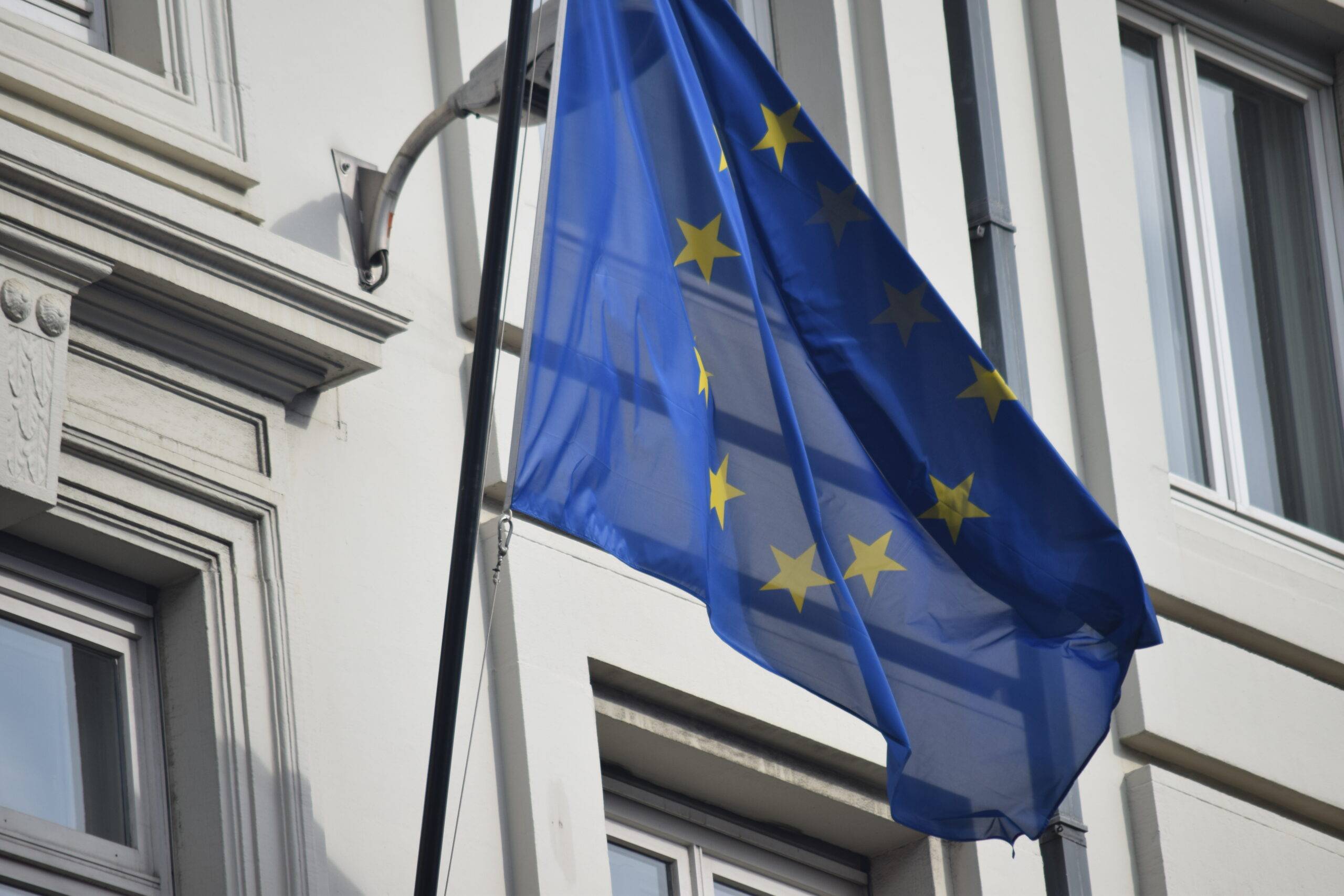 Ευρωπαϊκή Επιτροπή: Δαπάνησε 2,75 εκατομμύρια ευρώ για φωτογραφίες και βίντεο των μελών της