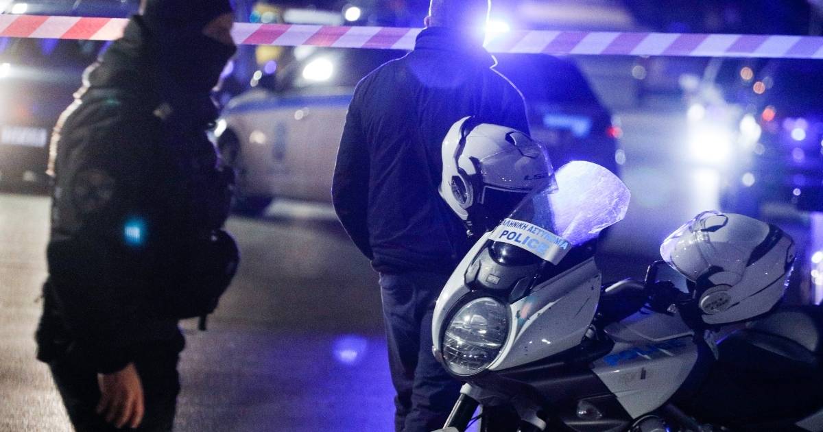 Εικόνες Φαρ Ουέστ στον Άγιο Παντελεήμονα