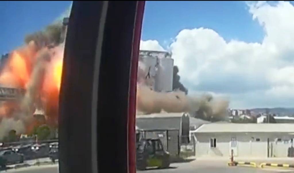 Ισχυρή έκρηξη σε λιμάνι της Τουρκίας – Αρκετοί τραυματίες