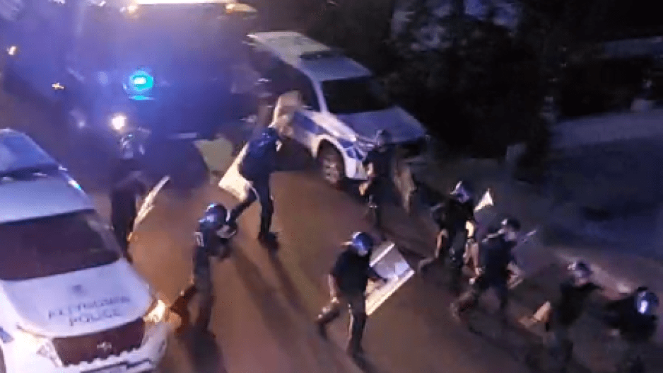 Πεδίο μάχης ξανά η Χλώρακα: Οδομαχίες, δακρυγόνα και συλλήψεις