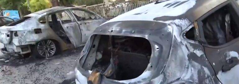 Θεσσαλονίκη:Κάηκαν ολοσχερώς αυτοκίνητα στην Καλαμαριά