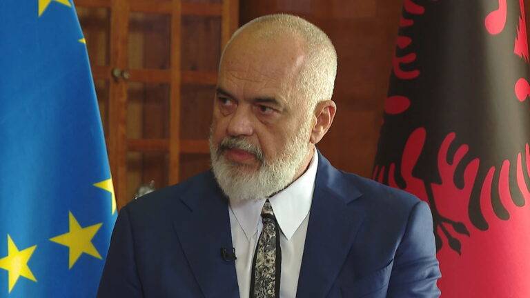 Απίστευτη πρόκληση από τον Αλβανό πρωθυπουργό Έντι Ράμα σε Έλληνα δημοσιογράφο: «Δεν είστε απόγονοι του Πλάτωνα και του Αριστοτέλη!»