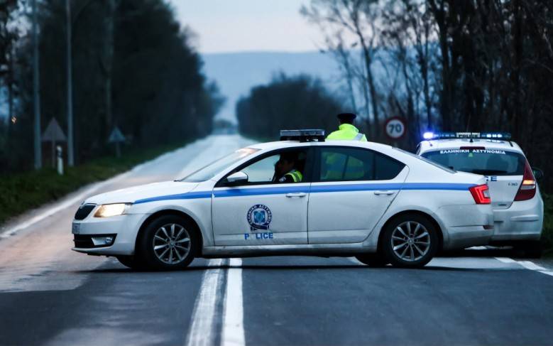 Τρίκαλα:Επεισοδιακή καταδίωξη διαρρηκτών-Εμβόλισαν περιπολικό, ένας αστυνομικός τραυματίας