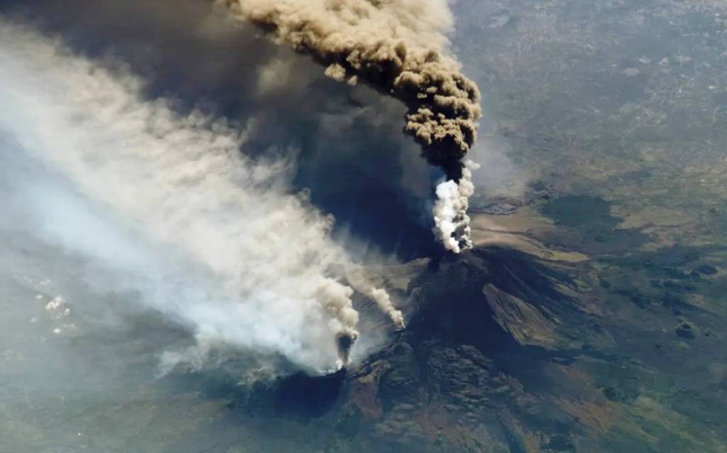 Έκλεισε το αεροδρόμιο της Κατάνια λόγω έκρηξης του ηφαιστείου της Αίτνας