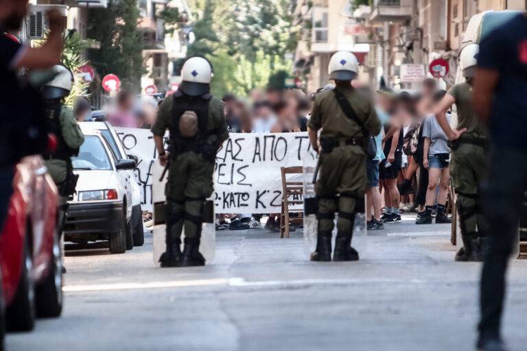 Επιχείρηση της αστυνομίας σε δύο κτίρια υπό κατάληψη στο κέντρο της Αθήνας